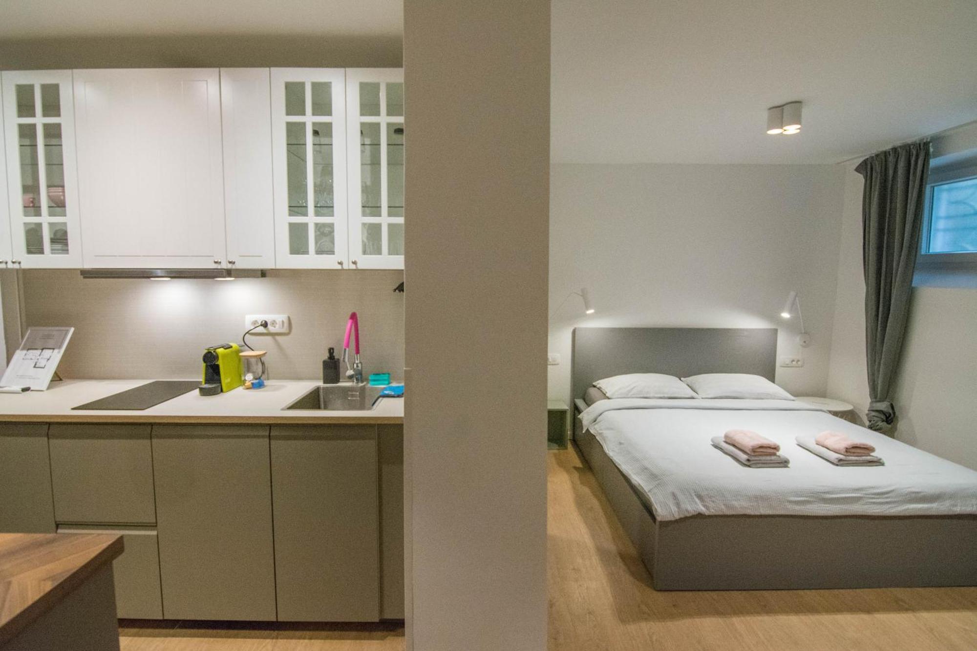 Romiru Rooms And Studio Apartment Split Exterior photo