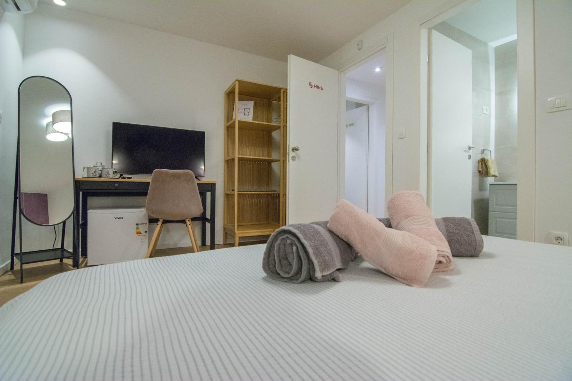 Romiru Rooms And Studio Apartment Split Exterior photo
