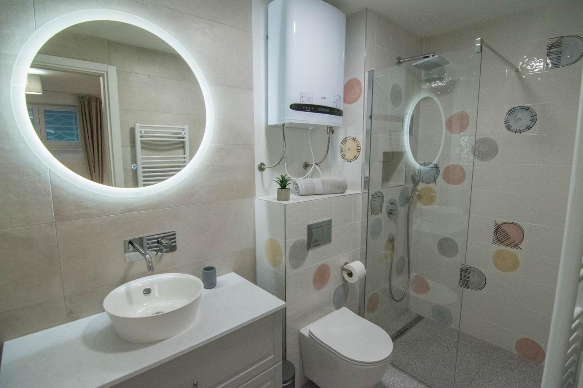 Romiru Rooms And Studio Apartment Split Exterior photo